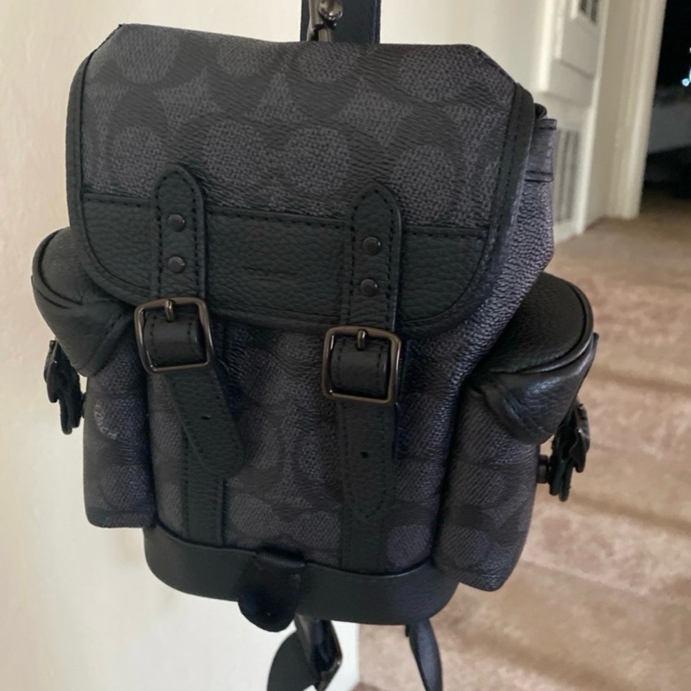 Coach Men's Hitch Backpack 13 in signature canvas/charcoal